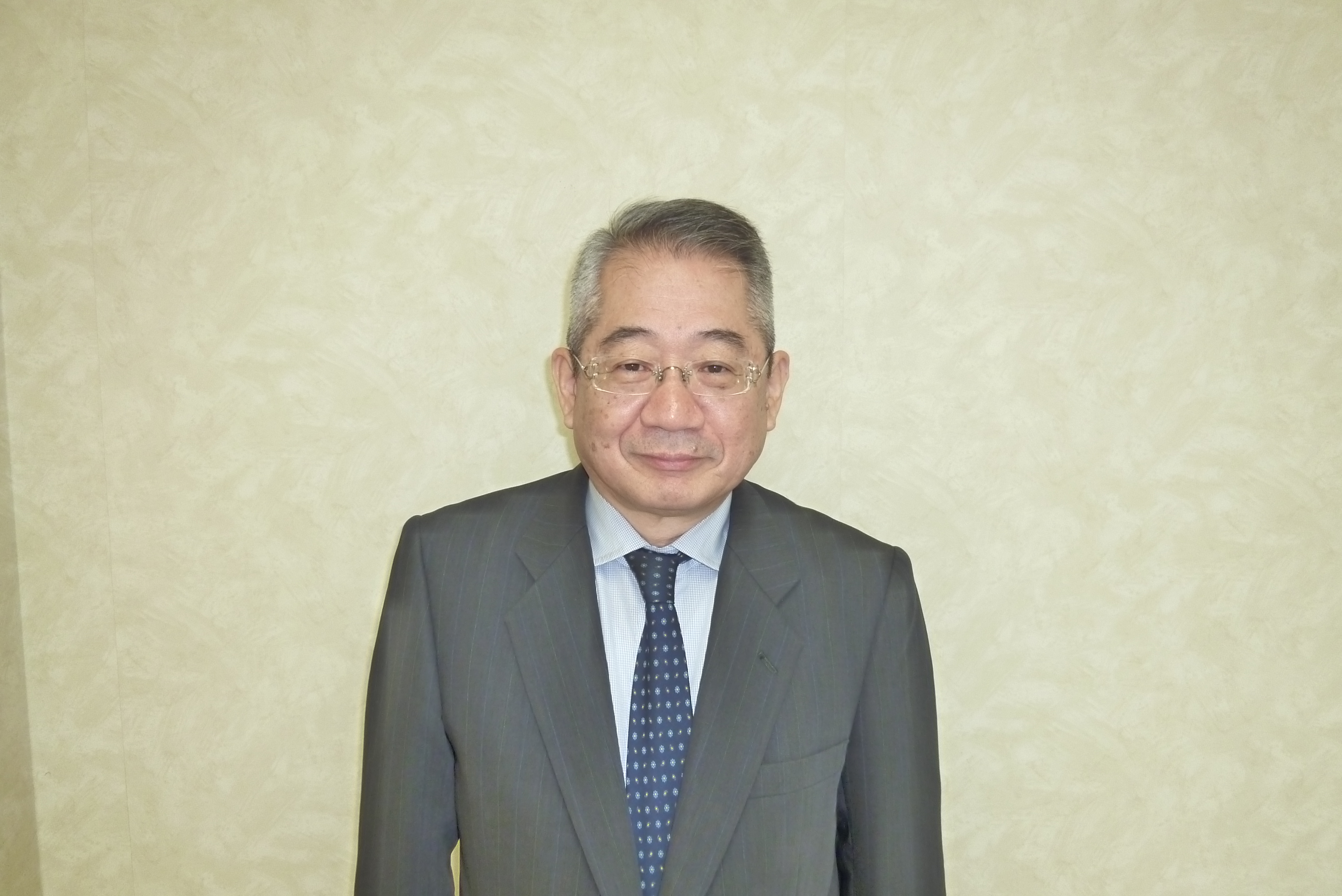 長柄一夫
